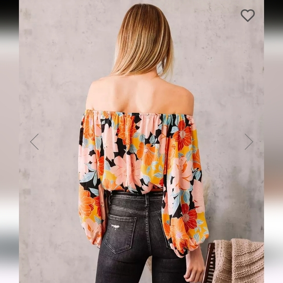 WILLOW & ROOT Floral Cropped Blouse. Size XS - Picture 3 of 7